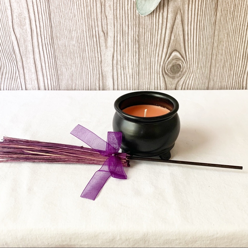 NWT🧙Hocus Pocus Black Cauldron Candle - Picture 3 of 9